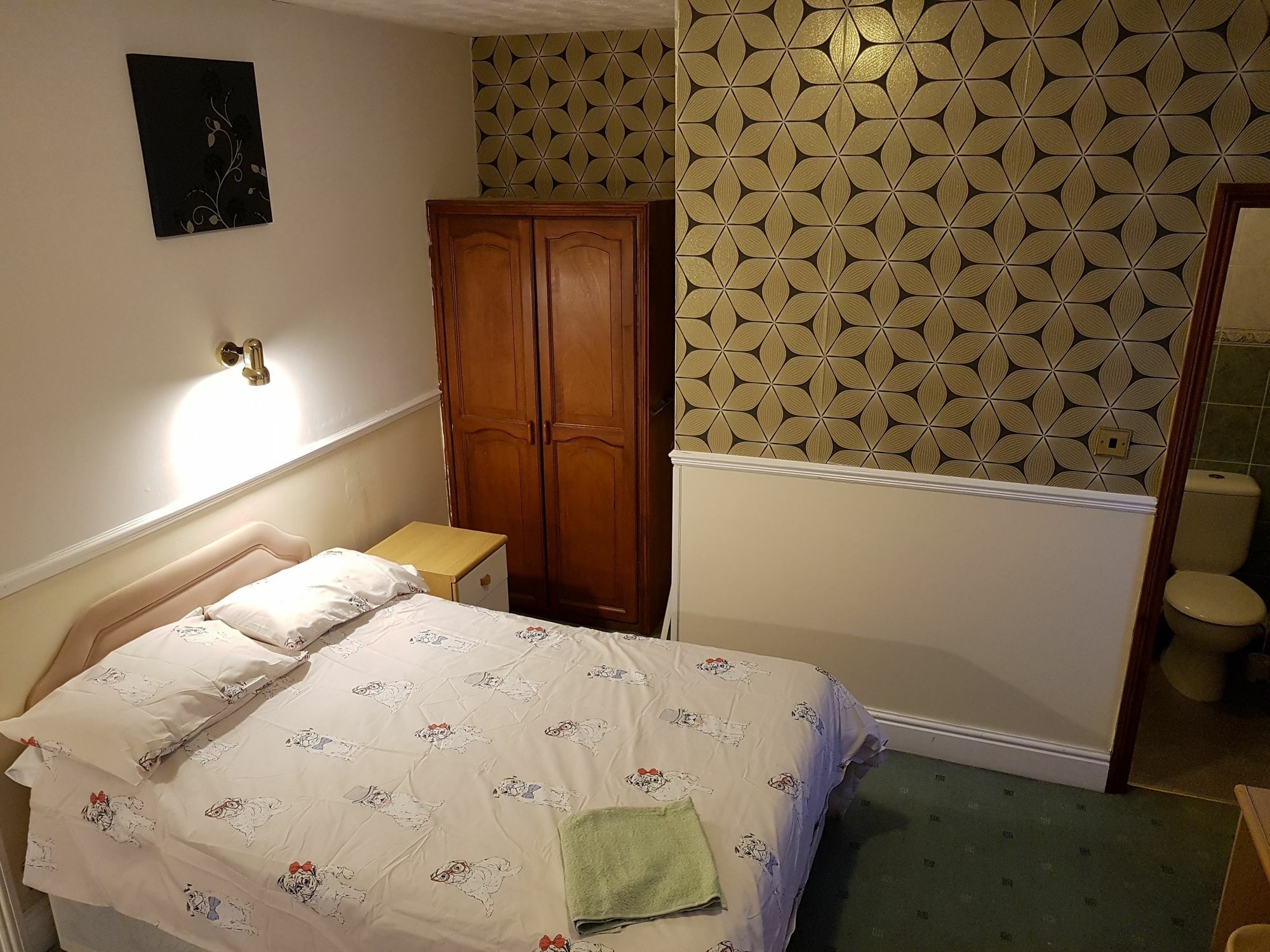 Chatley Court Guest House Бринлингтон Экстерьер фото