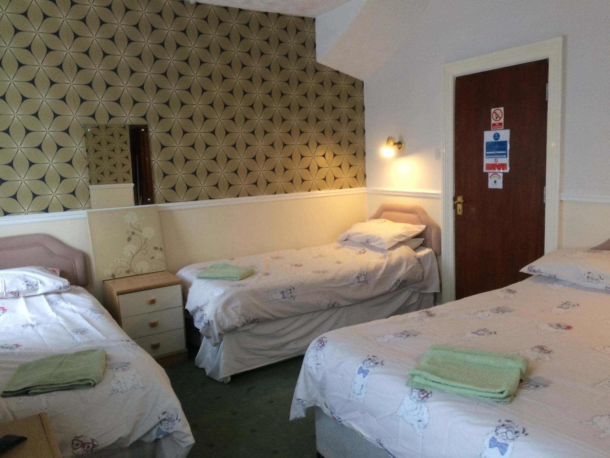 Chatley Court Guest House Бринлингтон Экстерьер фото