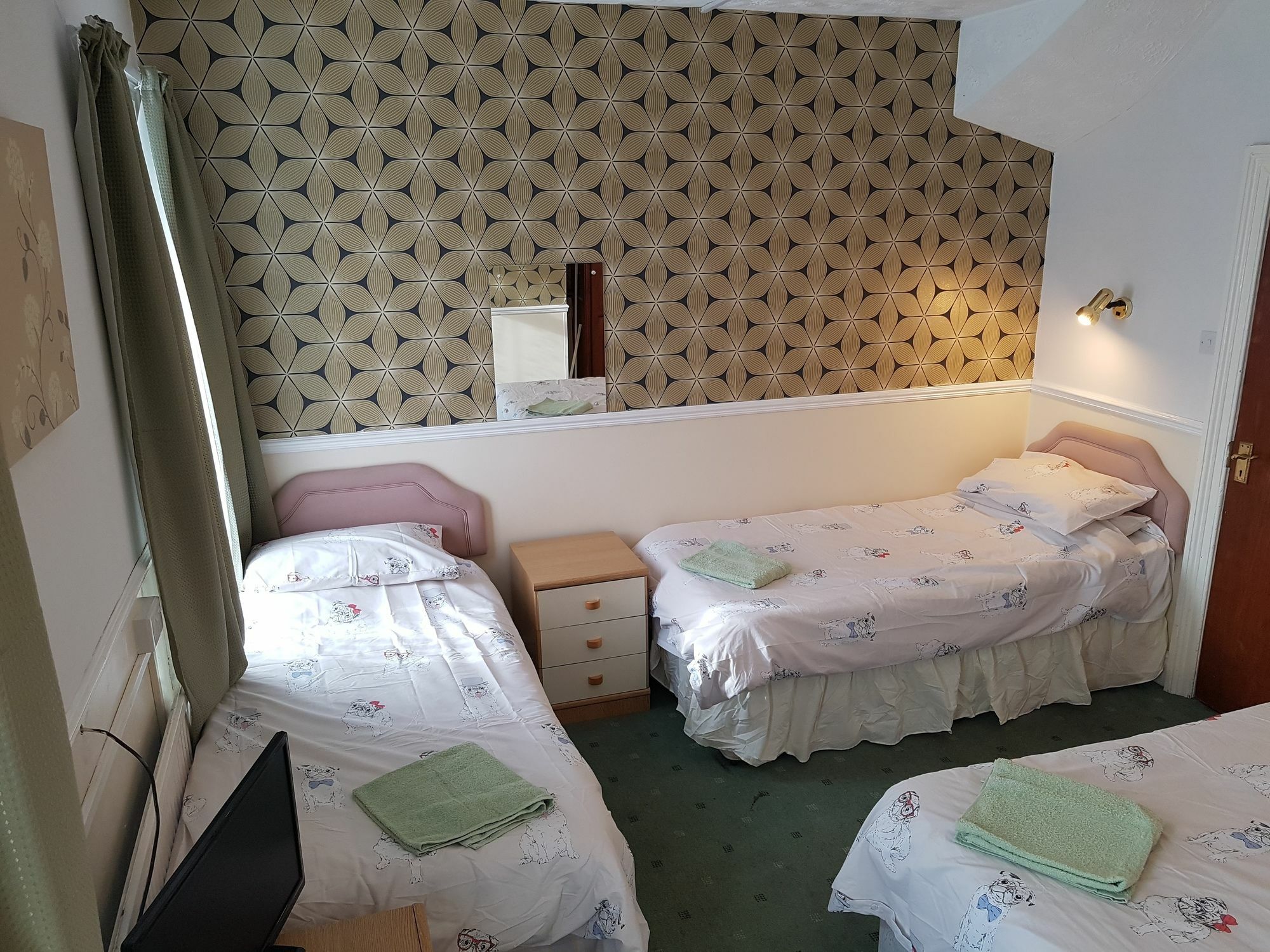 Chatley Court Guest House Бринлингтон Экстерьер фото