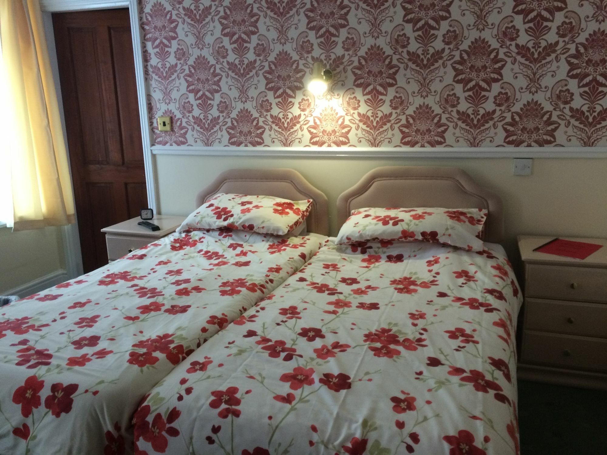 Chatley Court Guest House Бринлингтон Экстерьер фото